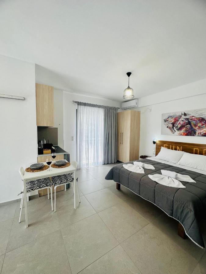 Sun Day Apartments Free Airport Shuttle Artemida  Esterno foto