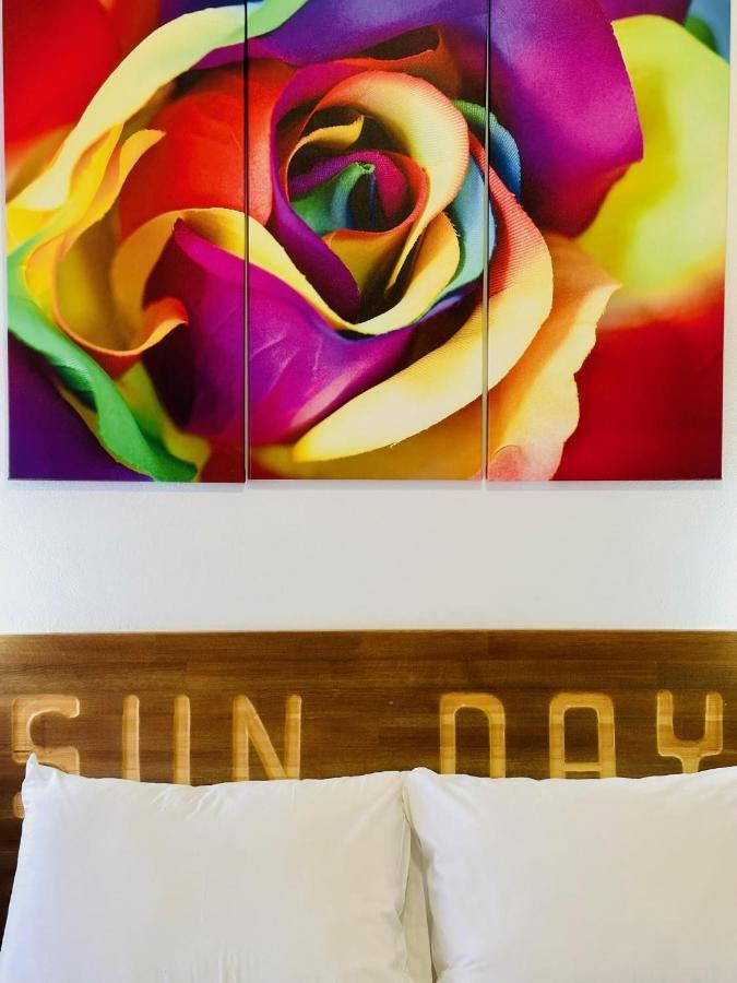 Sun Day Apartments Free Airport Shuttle Artemida  Esterno foto