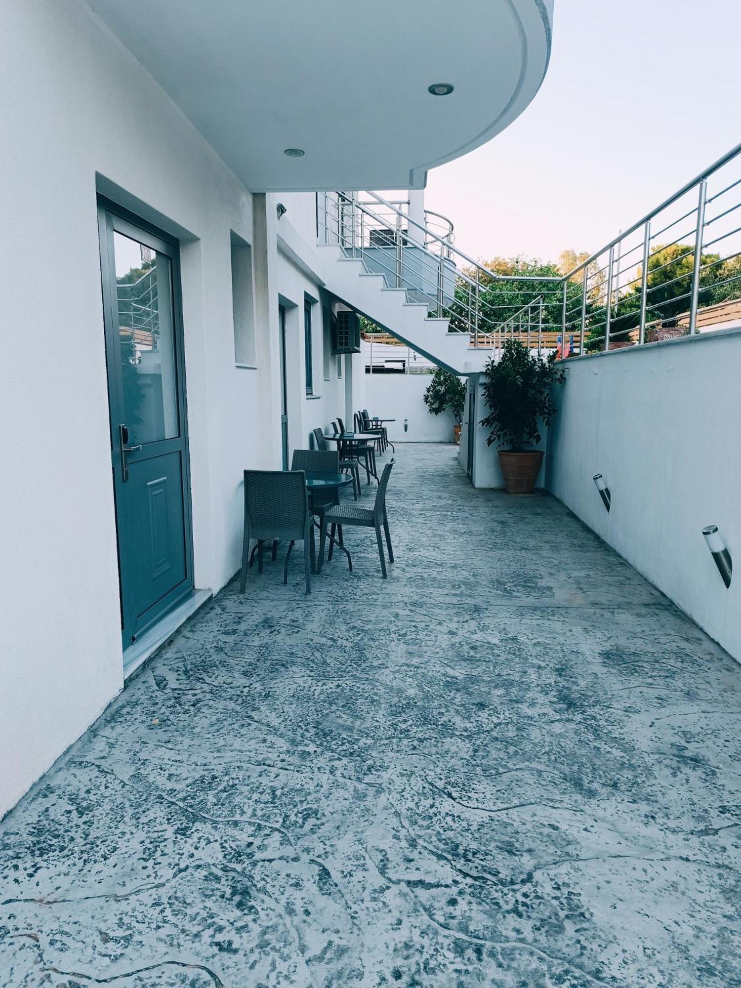 Sun Day Apartments Free Airport Shuttle Artemida  Esterno foto